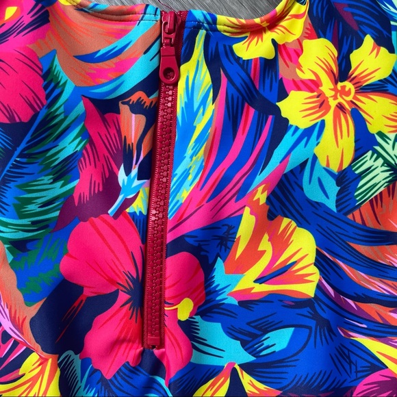 NFS   
Tropical Paradise Zipper Hi Cut One apiece Swimsuit - Picture 5 of 12